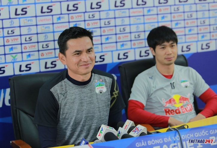HLV Kiatisak chỉ ra khác biệt giữa cầu thủ HAGL và Thái Lan