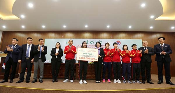 Bóng đá nữ Việt Nam nhận gói tài trợ 100 tỷ đồng