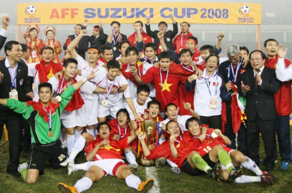 VIDEO: Thế hệ vàng vô địch AFF Cup 2008 giờ ra sao?