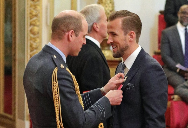 Harry Kane được trao huân chương của Hoàng gia Anh