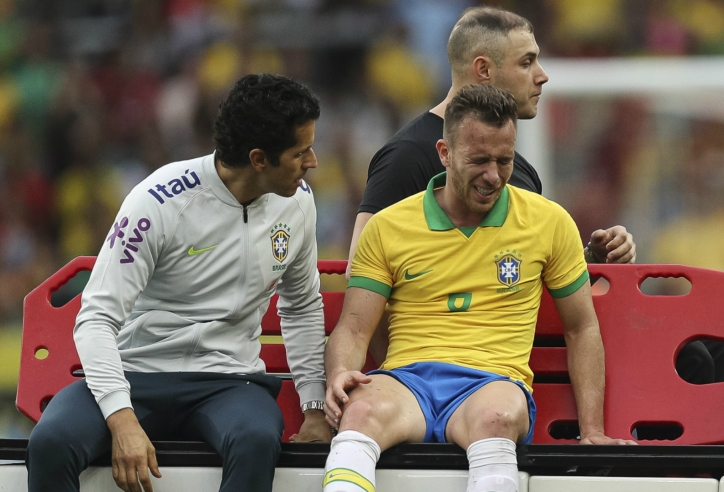 Brazil gặp hạn: Sau Neymar, đến lượt sao Barca dính chấn thương