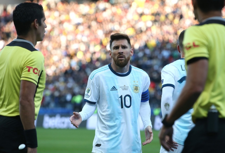 HLV Brazil công kích Messi sau Copa America