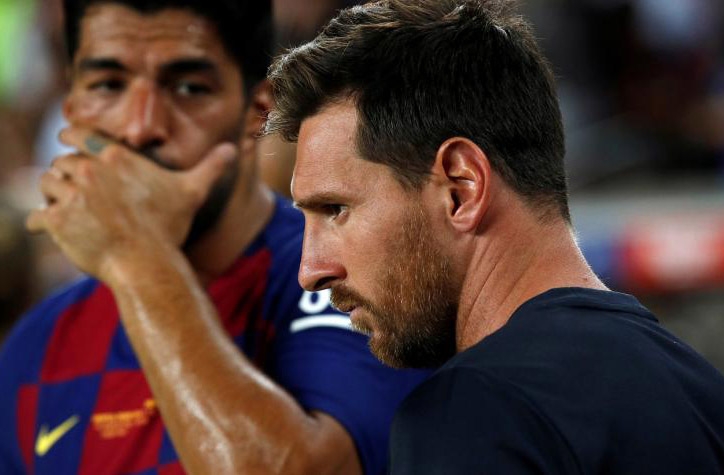 NÓNG! Messi từ chối bắt tay Griezmann ngay trước mặt các đồng đội