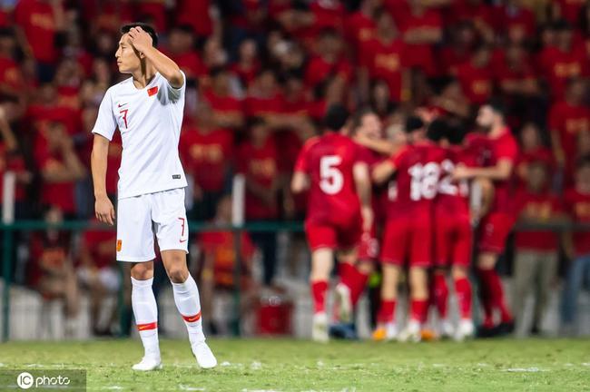 CĐV Trung Quốc: 'Tôi ước được như bóng đá Việt Nam'