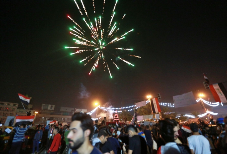 VIDEO: Người Iraq 'đi bão' sau khi hạ đội bóng số 1 châu Á