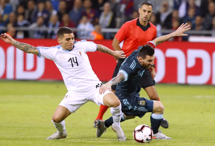 VIDEO: Messi quay kompa đỉnh cao, biến 5 cầu thủ Uruguay thành trò cười