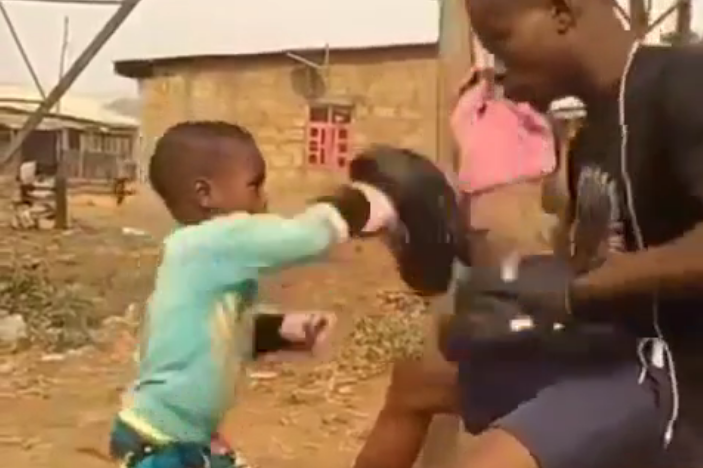 VIDEO: Kinh ngạc với tài năng võ thuật của cậu bé 4 tuổi