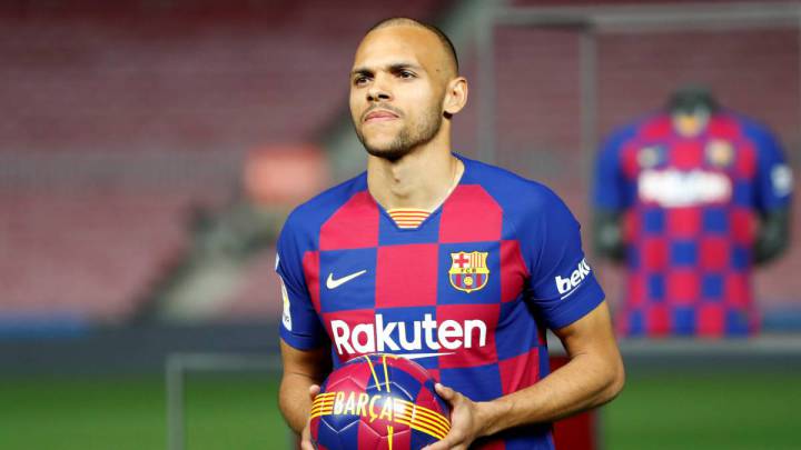 VIDEO: Tân binh vô danh của Barca biểu diễn trong màu áo mới