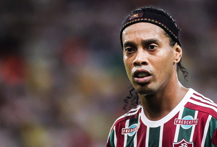 Huyền thoại Ronaldinho bị bắt giữ ở Paraguay