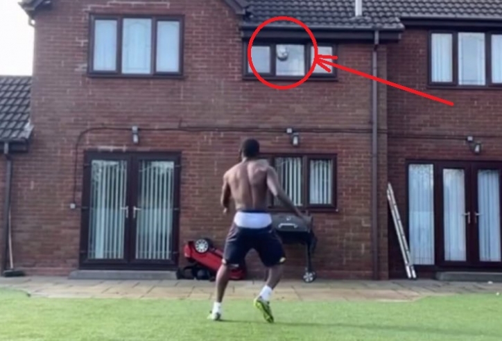 VIDEO: Sao Ngoại hạng Anh đá vỡ cửa kính vì tập ở nhà