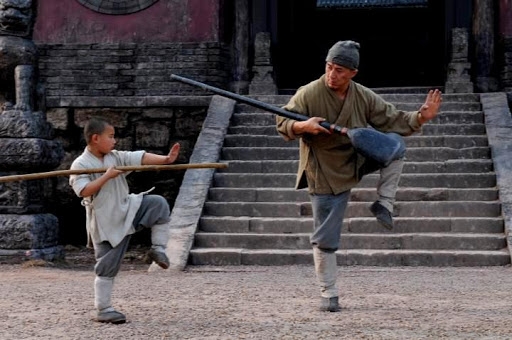 VIDEO: Cậu bé dạy võ Thiếu Lâm Tự cho Thành Long