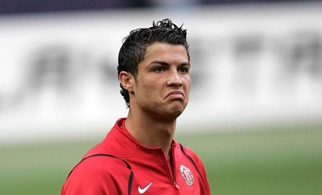 Ronaldo 'bật' Ryan Giggs sau khi ghi hat-trick cho MU