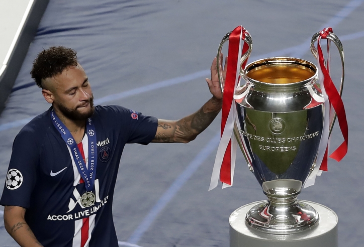 Neymar chúc nhầm đội vô địch Champions League