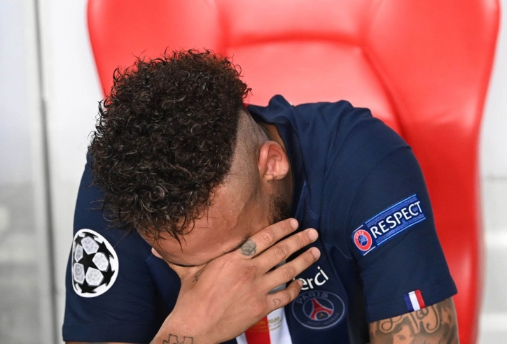 Neymar rơi lệ trong ngày PSG thất bại trước cửa thiên đường