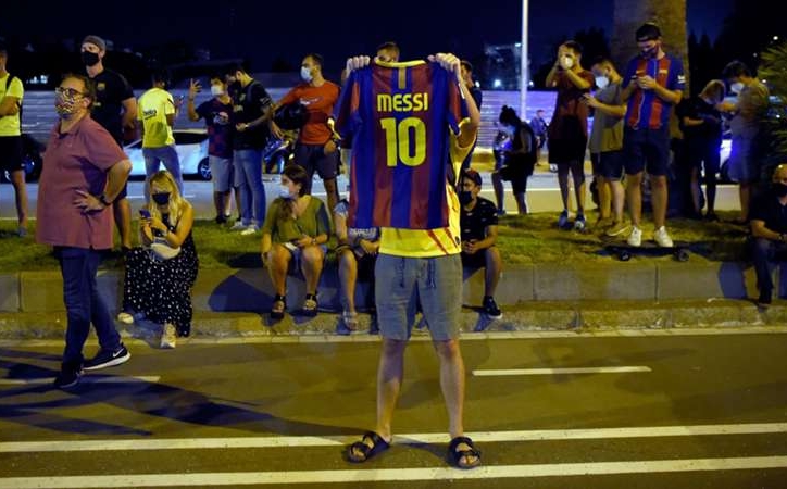 CĐV Barca tuyệt đối trung thành với Lionel Messi
