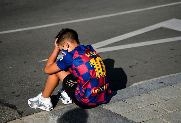 CĐV Barca thất vọng khi Messi bỏ tập