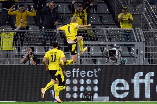 Haaland lập cú đúp giúp Dortmund đại thắng trận mở màn