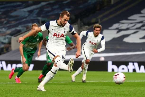 Kane lập hat-trick, Tottenham vào vòng bảng Europa League