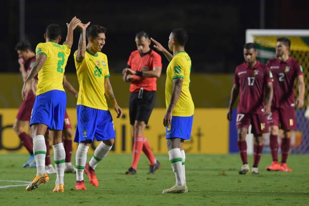 Sao Liverpool giúp Brazil chật vật giành 3 điểm