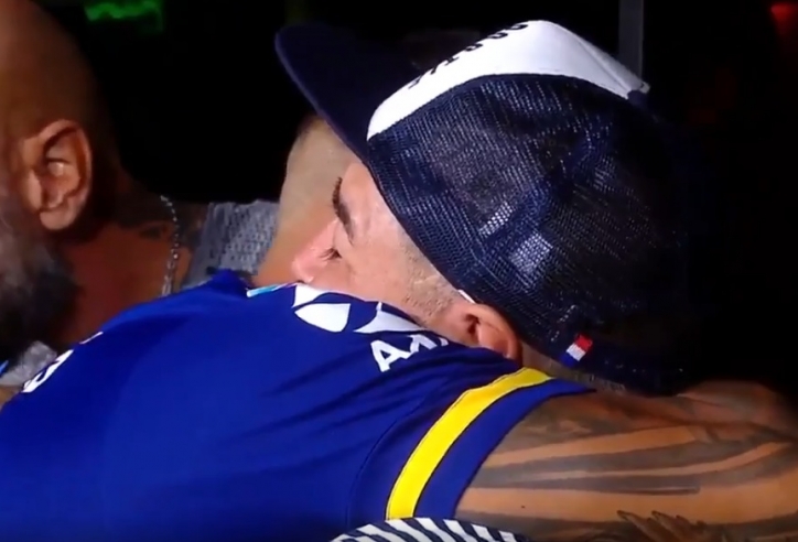 VIDEO: Khoảnh khắc chia tay cuối cùng giữa Tevez và Maradona