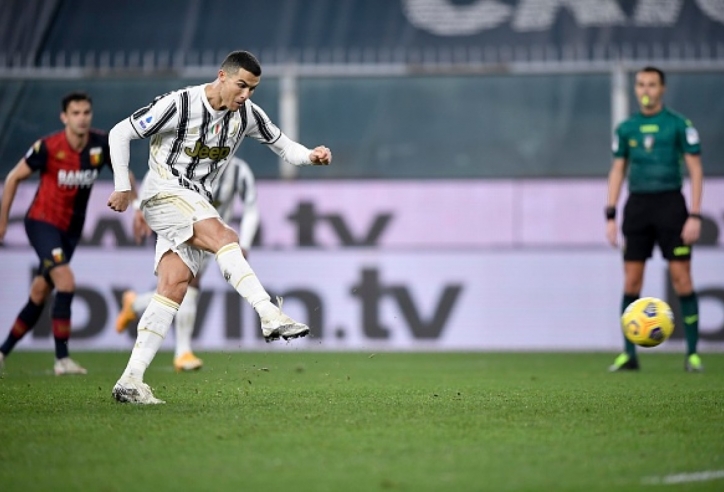 Ronaldo lập cú đúp trong trận thứ 100 khoác áo Juventus
