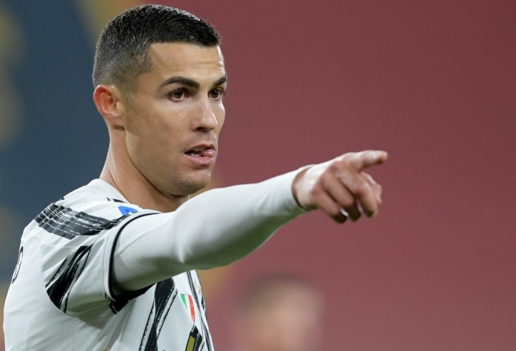 Ronaldo ra quyết định cuối cùng, chọn xong CLB sẽ khoác áo?