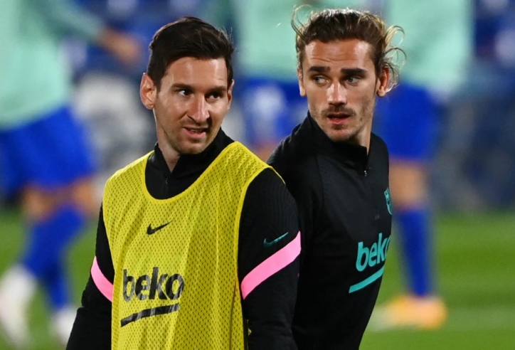NÓNG: Messi bị đồng đội cô lập ở Barca