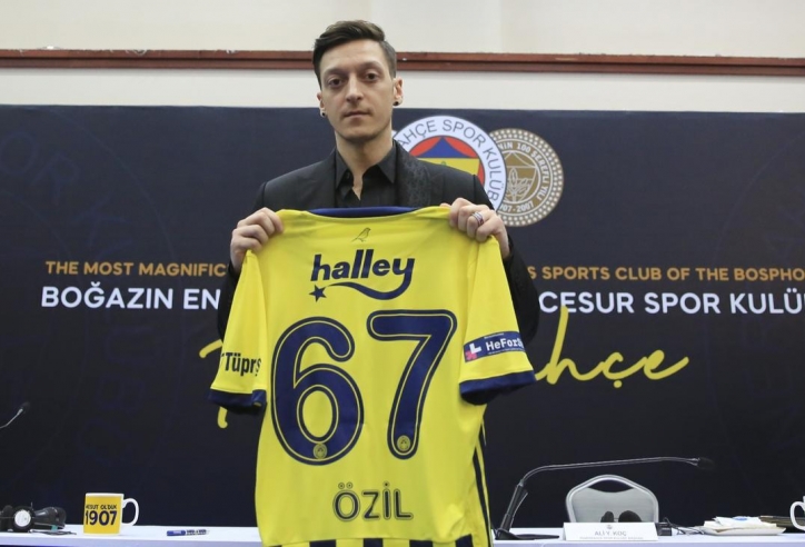 Ozil chính thức đoạn tuyệt với bóng đá Đức