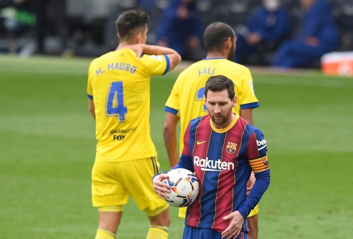 Messi xác lập cột mốc vĩ đại trong ngày buồn của Barca