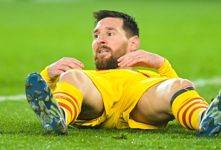 Messi đáng được sút lại quả penalty hỏng ăn