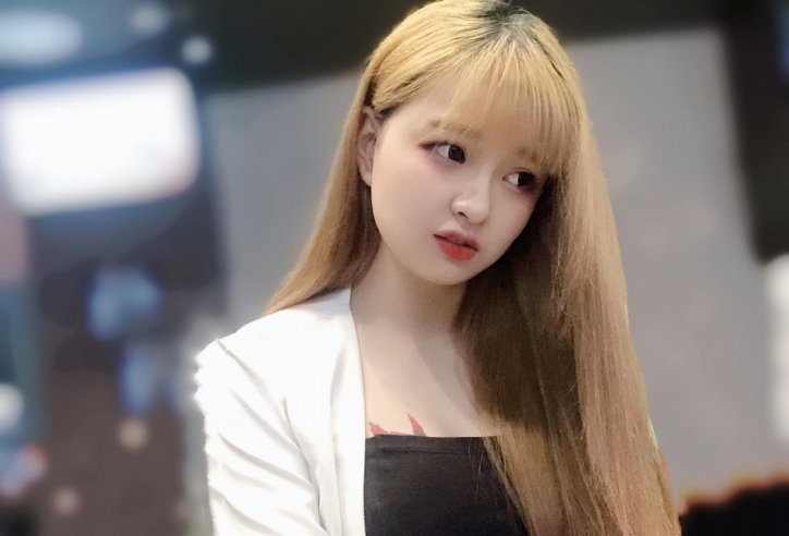 Nữ streamer Liên Quân Mèo 2k4 và hình xăm quyền rũ trên ngực