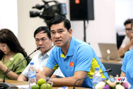 HLV Nguyễn Quốc Vũ bất ngờ xin lui khỏi đội tuyển quốc gia