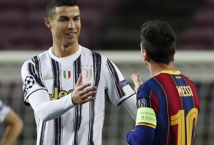 Lý do nào khiến Messi cô độc và bất lực trong ngày bùng nổ của Ronaldo?