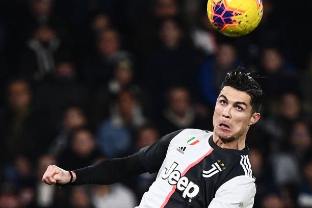Ronaldo rực sáng đưa Juventus lên đầu bảng