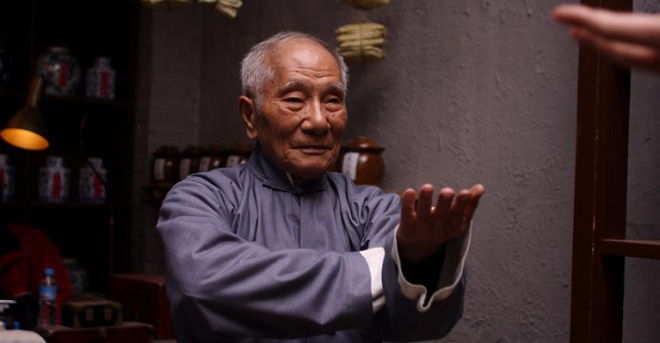 VIDEO: Kinh ngạc với công phu của con trai Diệp Vấn ở tuổi 95