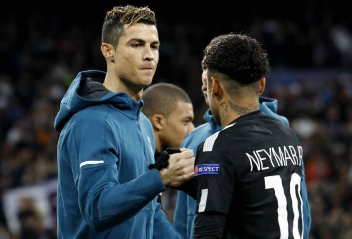 Ronaldo bị Neymar loại khỏi top 5 cầu thủ hay nhất
