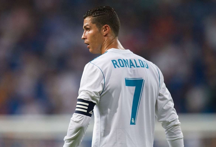 Ronaldo mất 30 triệu euro nếu không đến Real 