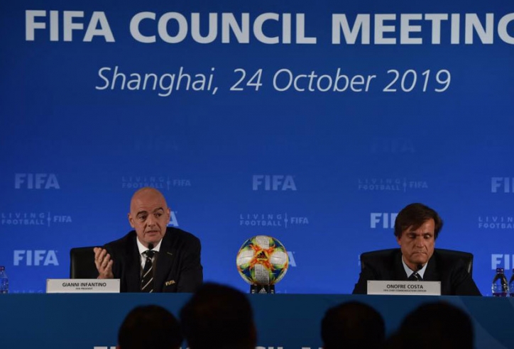 FIFA ra luật mới giúp ngăn chặn Covid-19