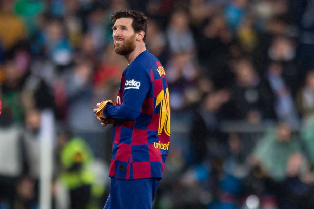Huyền thoại Argentina: 'Messi thi đấu như đã giải nghệ'