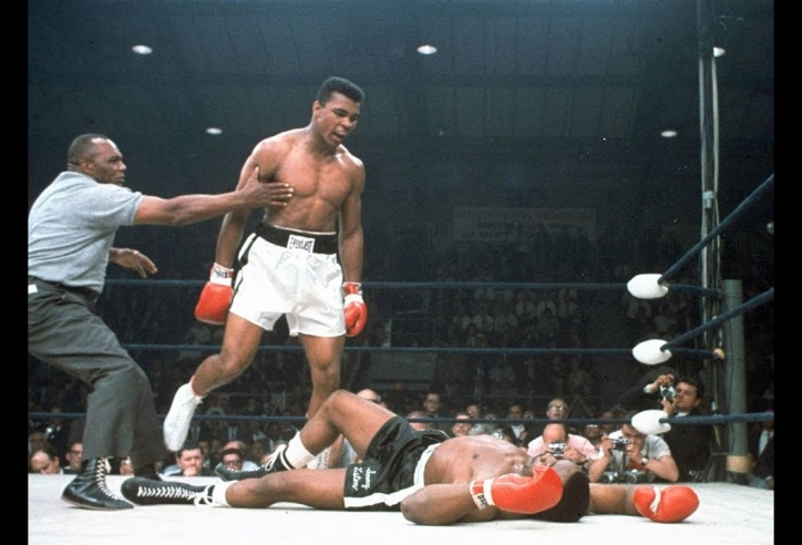 VIDEO: Huyền thoại Muhammad Ali và 10 pha nốc ao kinh điển