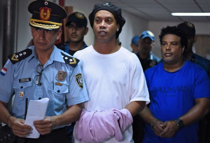 Vụ Ronaldinho: Quan chức rút súng đe dọa nhân chứng như mafia