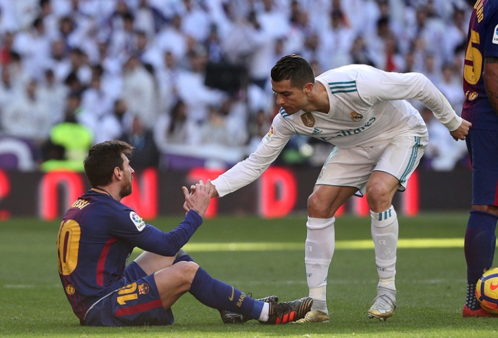 Cuộc gọi của ông trùm ngăn Ronaldo thành đồng đội của Messi
