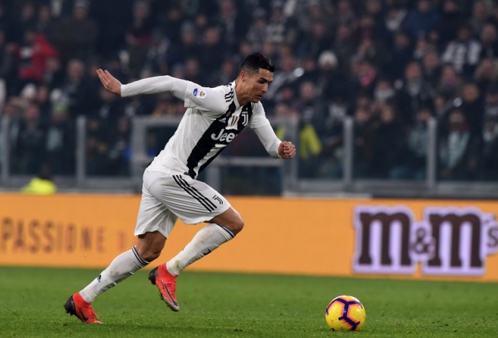 VIDEO: Ronaldo hủy diệt hoàn toàn đối thủ với 5 bàn thắng