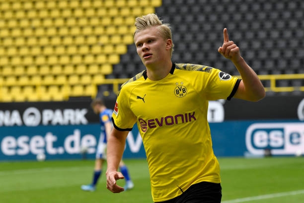 Dortmund báo giá Haaland cho MU