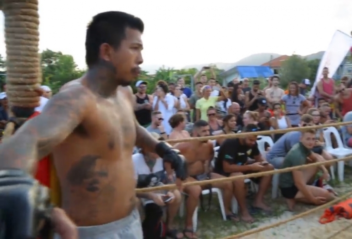 Võ sĩ Thái Lan chơi xấu để đánh bại cao thủ MMA