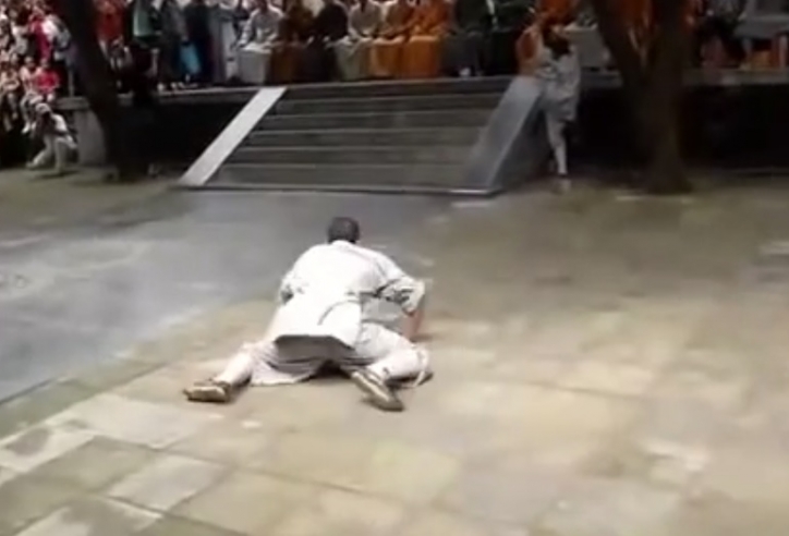 VIDEO: 10 triệu lượt xem đệ tử Thiếu Lâm chính tông thể hiện tuyệt kỹ môn phái