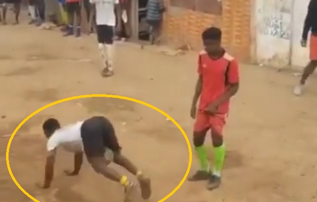 VIDEO: Đã tìm ra cầu thủ bóng đá gây ức chế nhất thế giới
