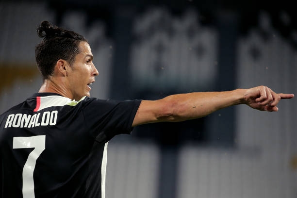 Ronaldo tạo hàng loạt thống kê ấn tượng ngày đại thắng