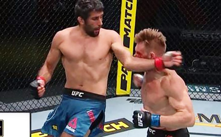 VIDEO: Võ sĩ MMA dùng 'siêu trí tuệ' hạ knock-out đối thủ