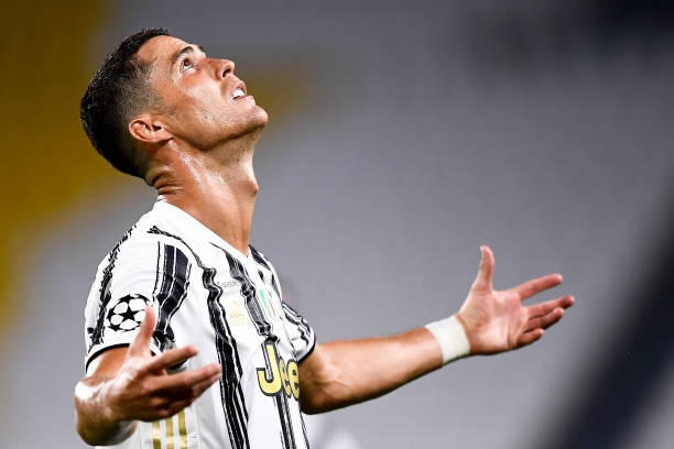 Ronaldo bị UEFA gạch tên khỏi đội hình tiêu biểu Champions League